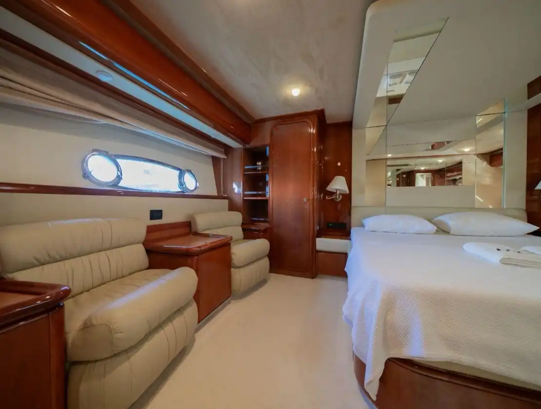 Antalya Yacht Rental 26m Ferretti 760